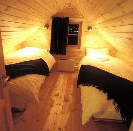 Adventure Camp - Mehamn Hotel Стая снимка